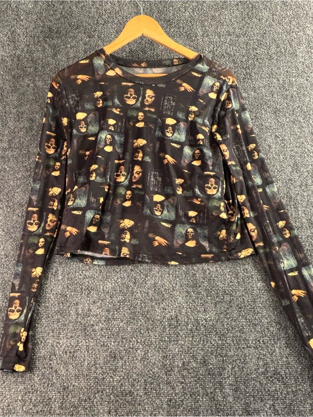 Social collision Black Graphic Long-Sleeve Crop Top - Mona Lisa Print